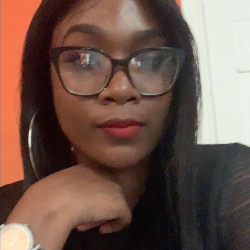 Meet your Posher, Khadijah